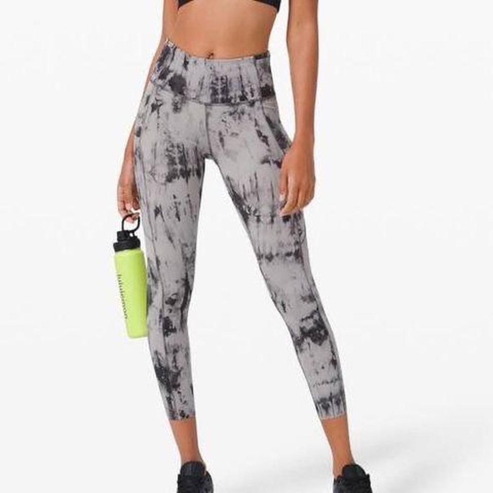 NWOT Lululemon Fast and Free Tight II 25" *Game Day